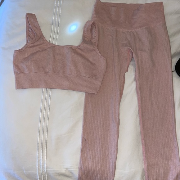 Light Pink Work Out Set - Picture 2 of 2